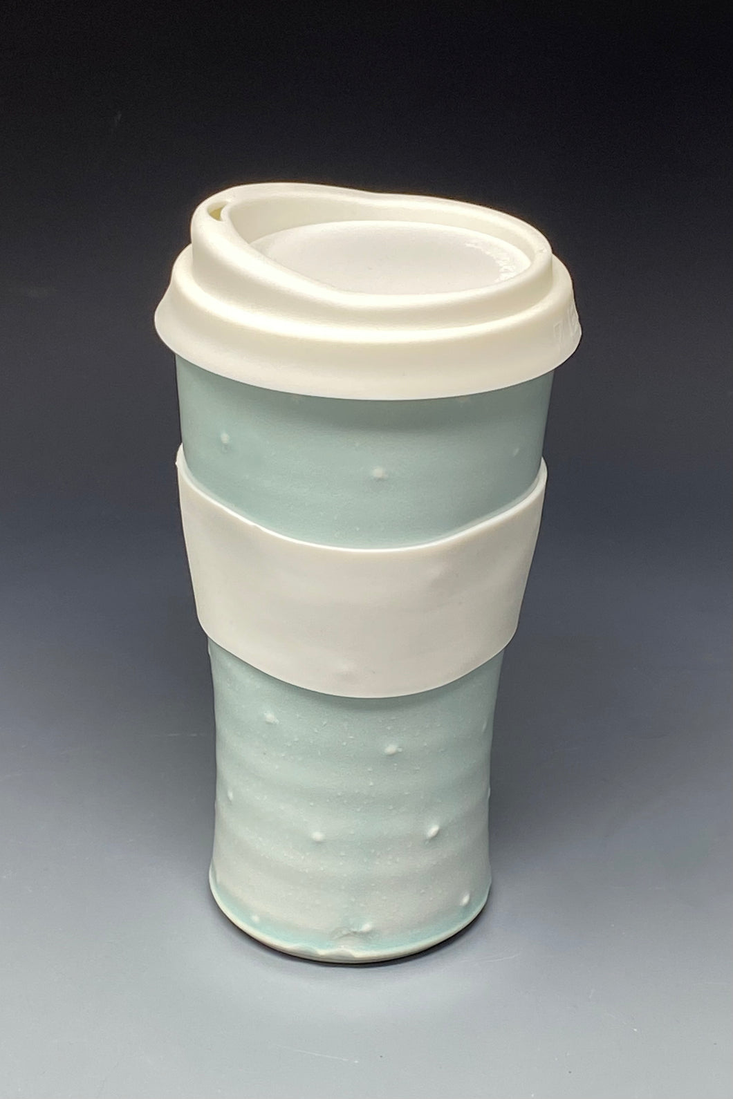 Travel Cup / 16 oz - Celadon dot pattern